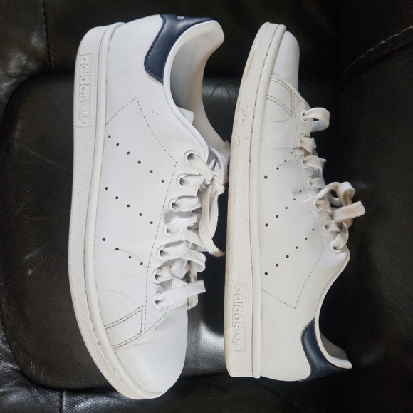 Adidas Women's Stan Smith White and Navy Blue Sneakers - Picture 6 of 7